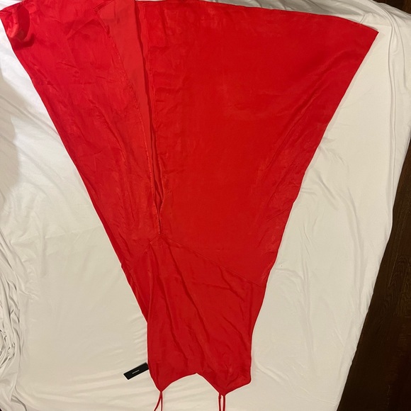 GORGEOUS MAXI RED DRESS GOWN - V CUT - STRAPS - Picture 2 of 8